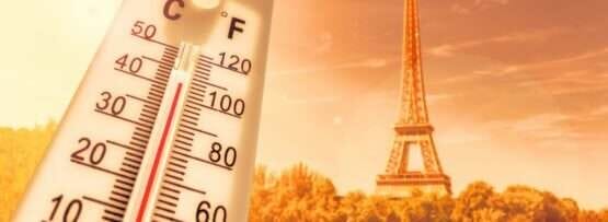 フランスのエッフェル塔の前にある温度計。 フランスのエッフェル塔の前にある温度計。