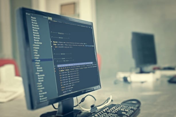 フランスのコンピューター プログラムが表示されたコンピューター画面。