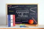 フランスの「apprentie de français」と書かれた黒板。